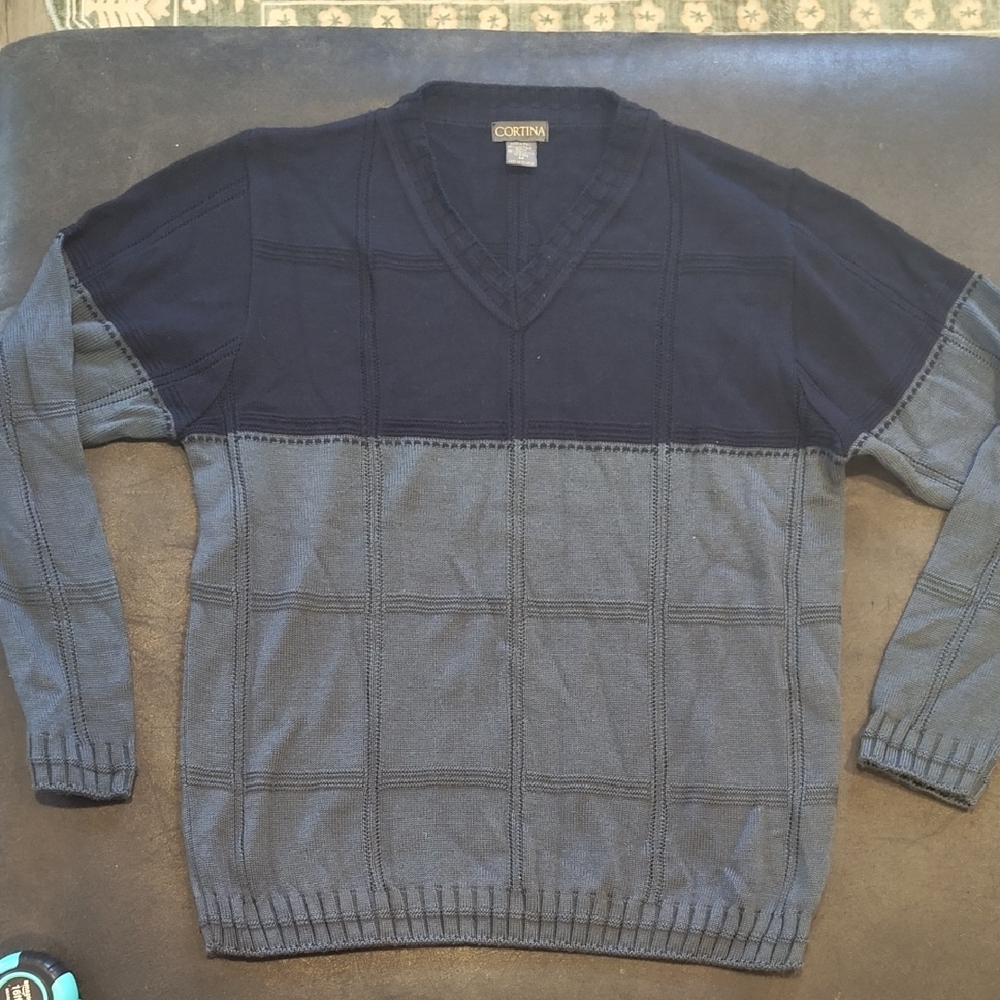 Dockers Men's V-Neck Sweater in Navy and Gray